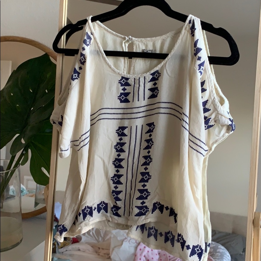 Ecote Cold Shoulder Top